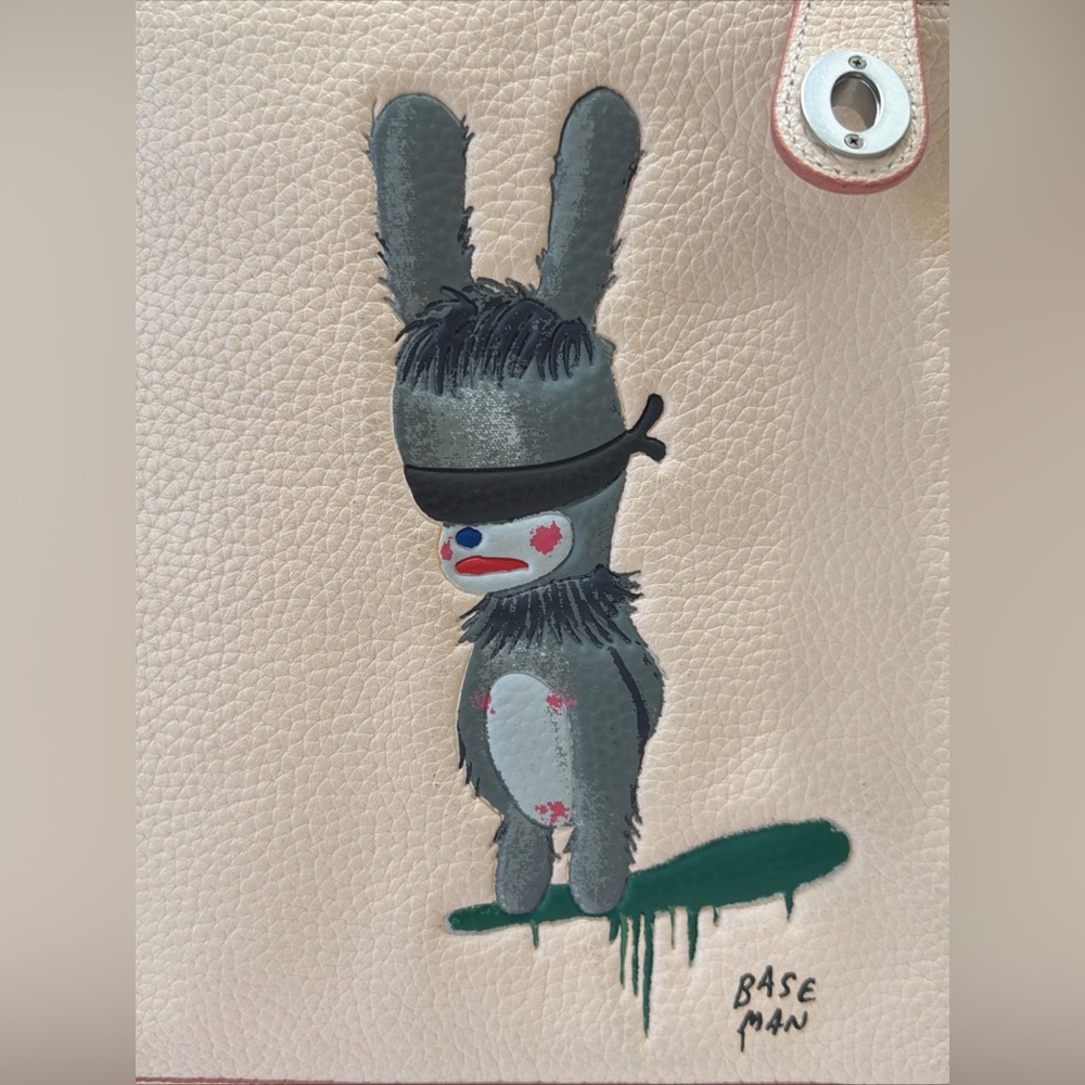 Coach X Gary Baseman LTD ED EMMANUEL HARE RAY PINK LEATHER CLUTCH BAG 216/305 - Picture 2 of 11